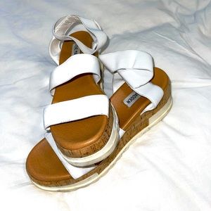 Women’s Steve Madden 6.5 Platform Sandals